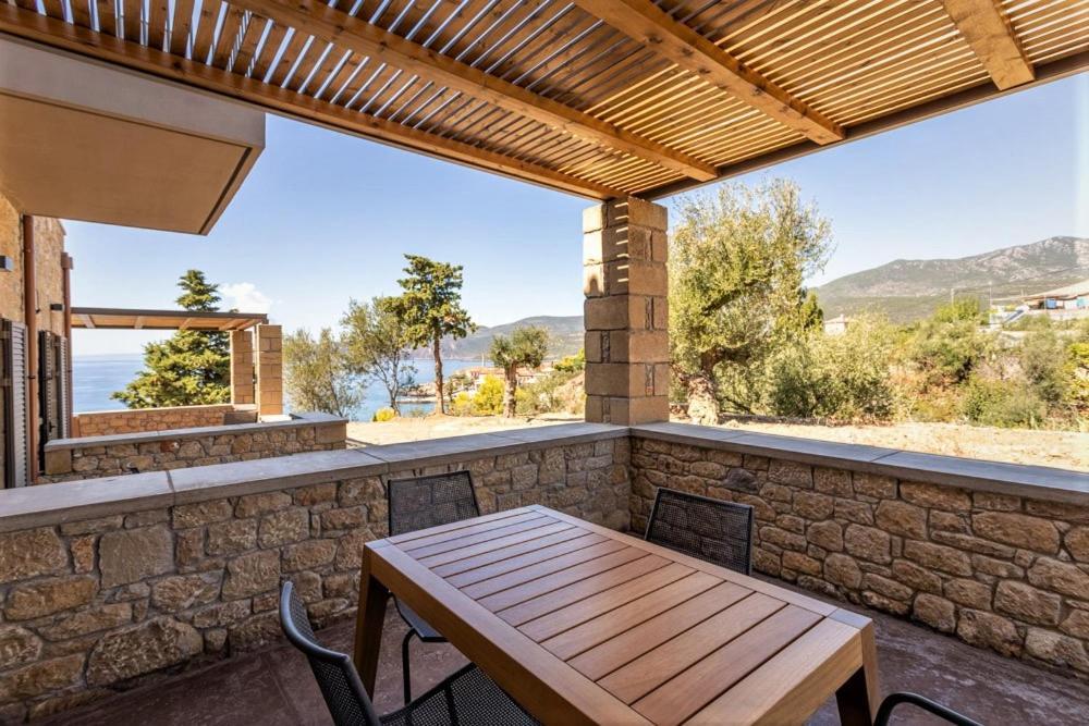 Diapori Suites Hotel Kardamyli Exterior foto