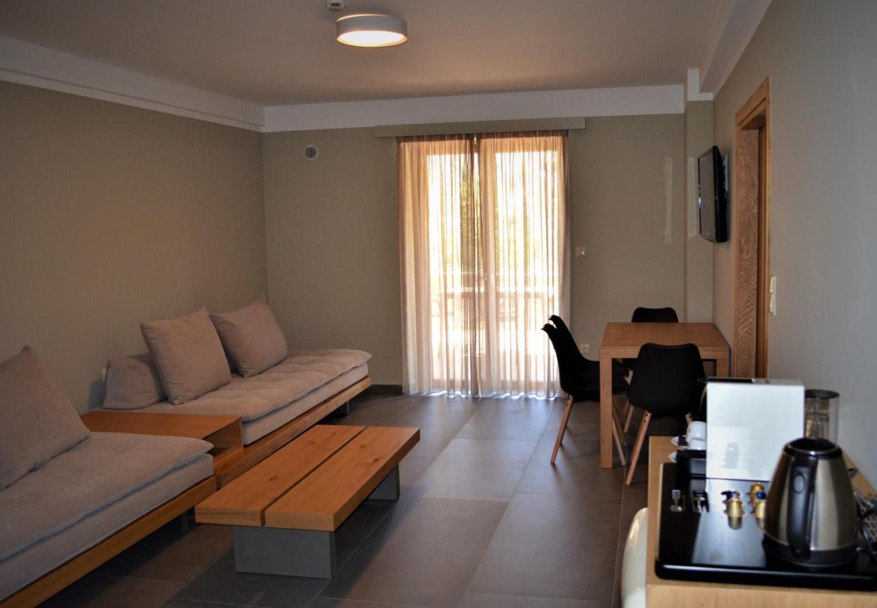 Diapori Suites Hotel Kardamyli Exterior foto
