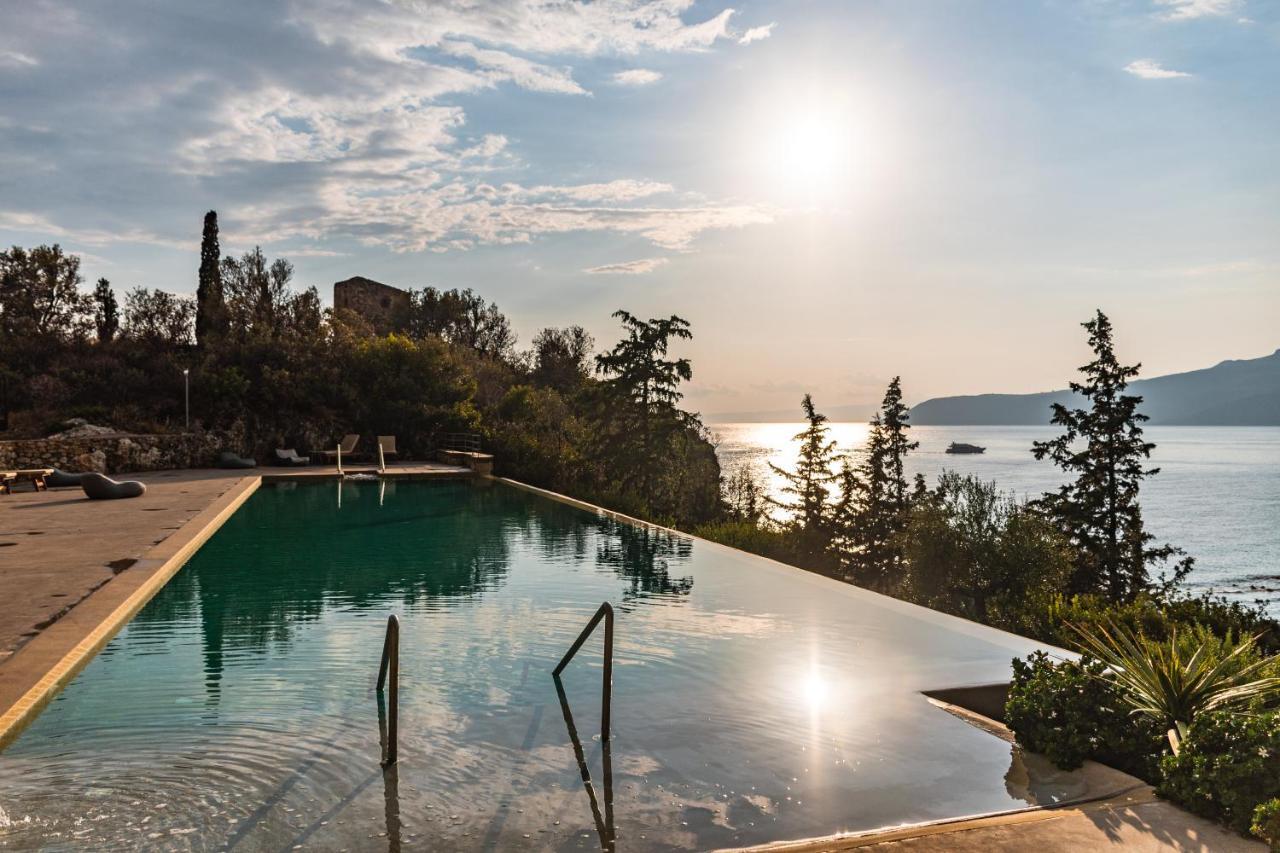 Diapori Suites Hotel Kardamyli Exterior foto