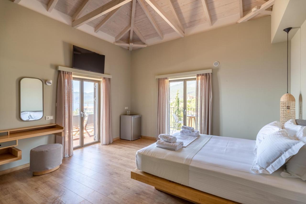 Diapori Suites Hotel Kardamyli Exterior foto