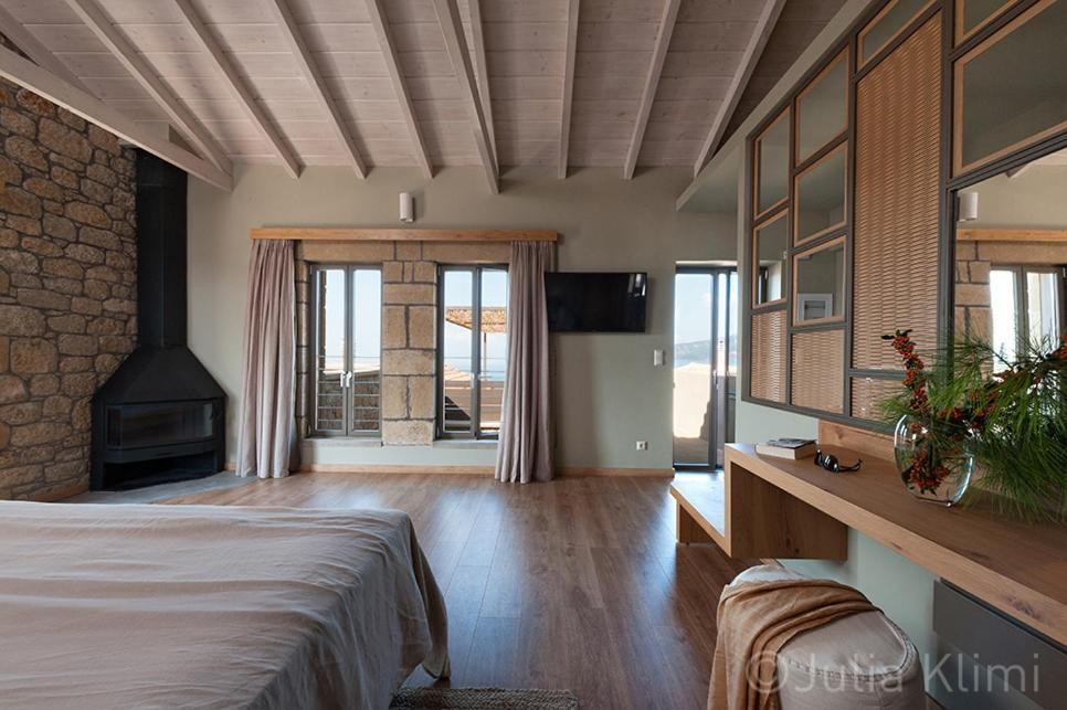 Diapori Suites Hotel Kardamyli Quarto foto