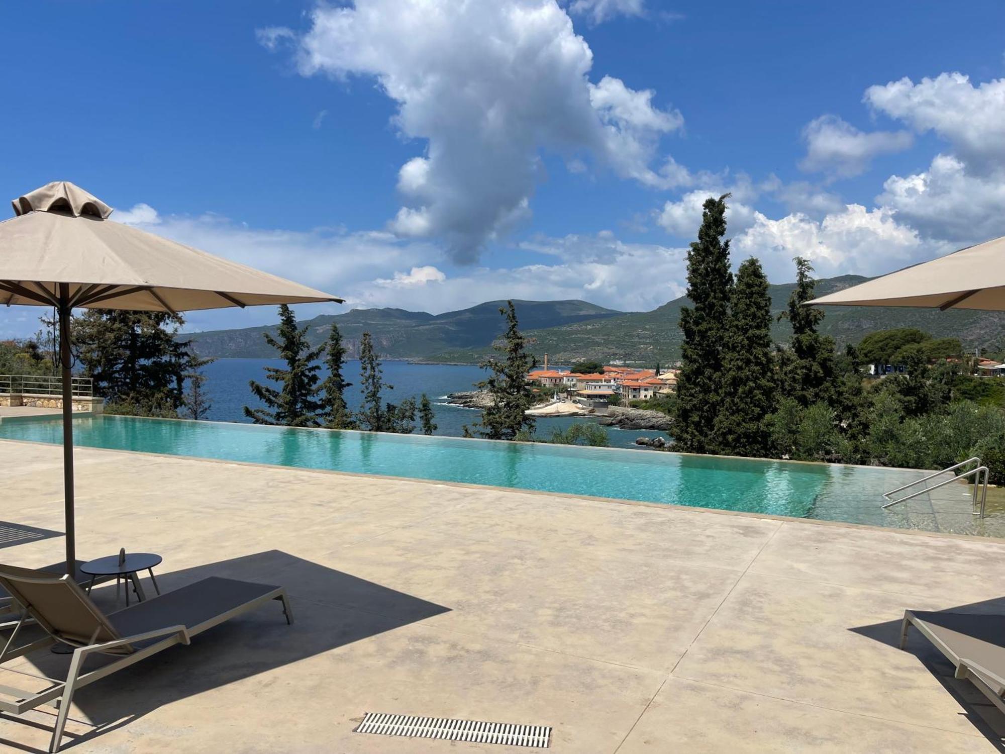 Diapori Suites Hotel Kardamyli Exterior foto