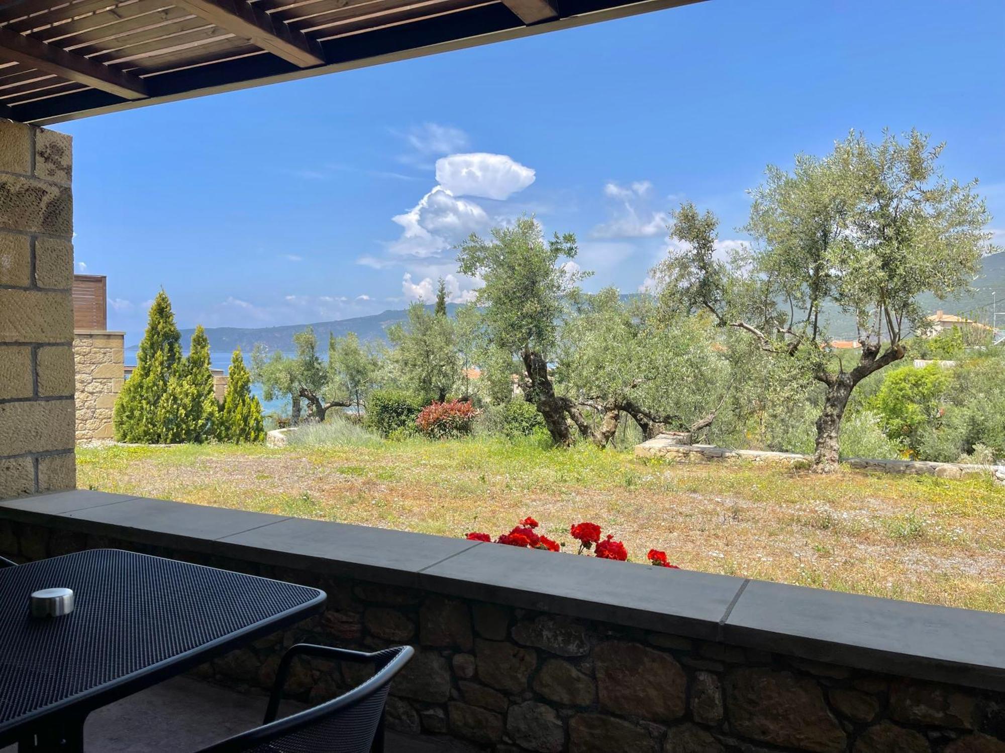 Diapori Suites Hotel Kardamyli Exterior foto